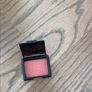 NARS Black Compact